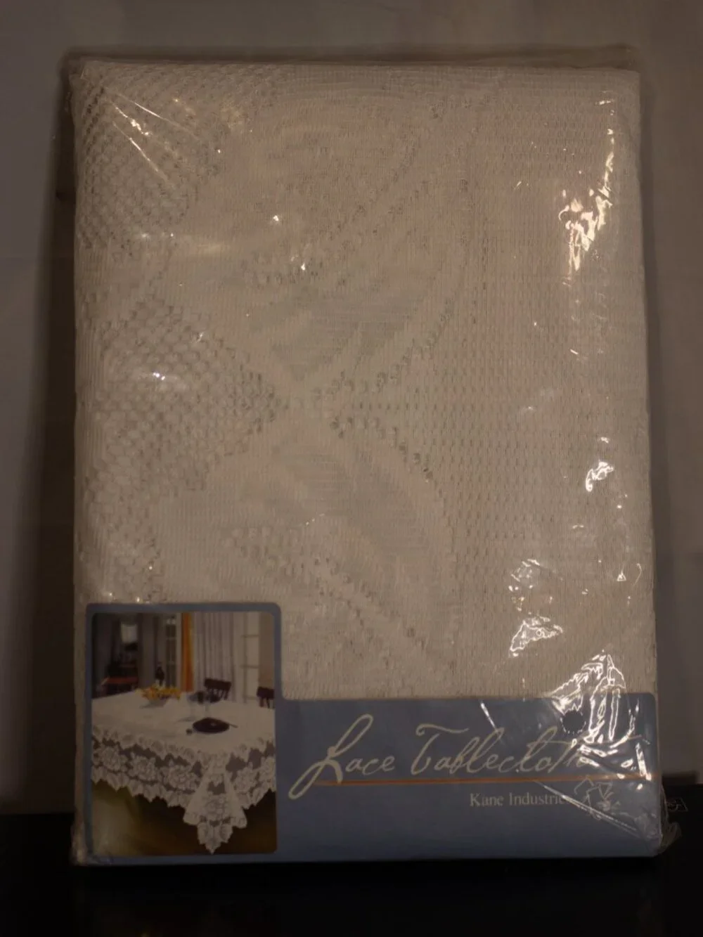 Kane Industries Vintage Lace Tablecloth with Floral Pattern 60x90